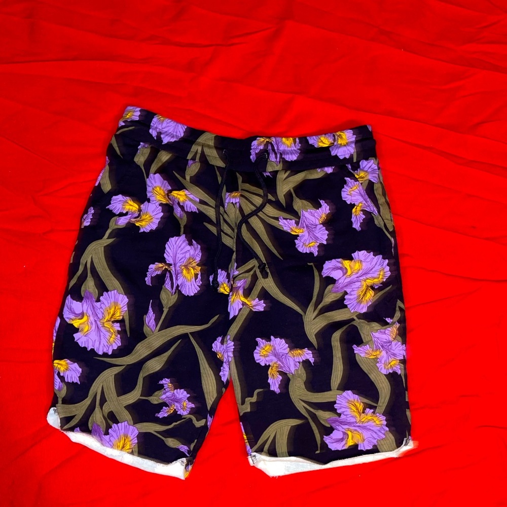 Men’s H&M Shorts with Purple Iris Printed.